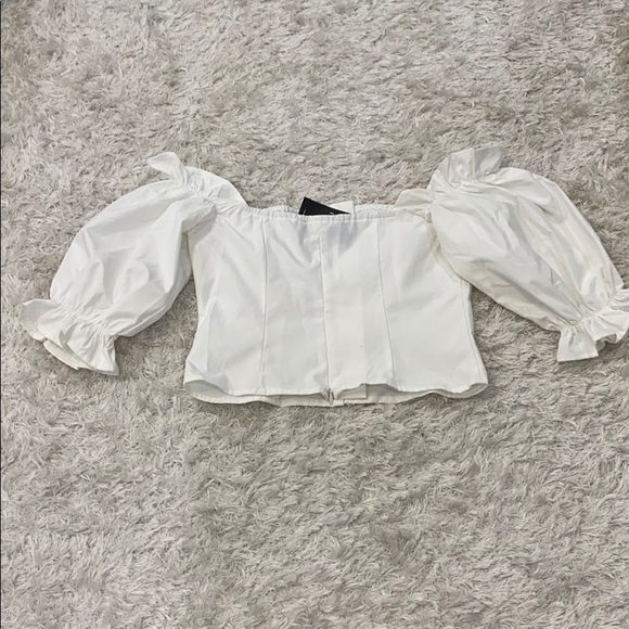 White Ruffle sleeve top - Picture 4 of 5